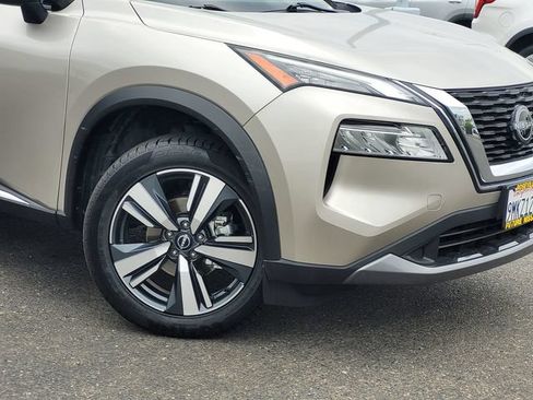 Used 2023 Nissan Rogue SL FWD image 9
