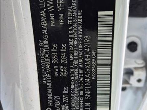 Used 2021 Hyundai Elantra SEL w/ Convenience + Premium Package FWD image 16