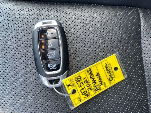 Used 2021 Hyundai Kona Limited AWD/4WD image 34