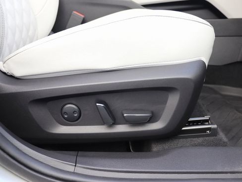 Used 2023 Mitsubishi Outlander SEL image 17