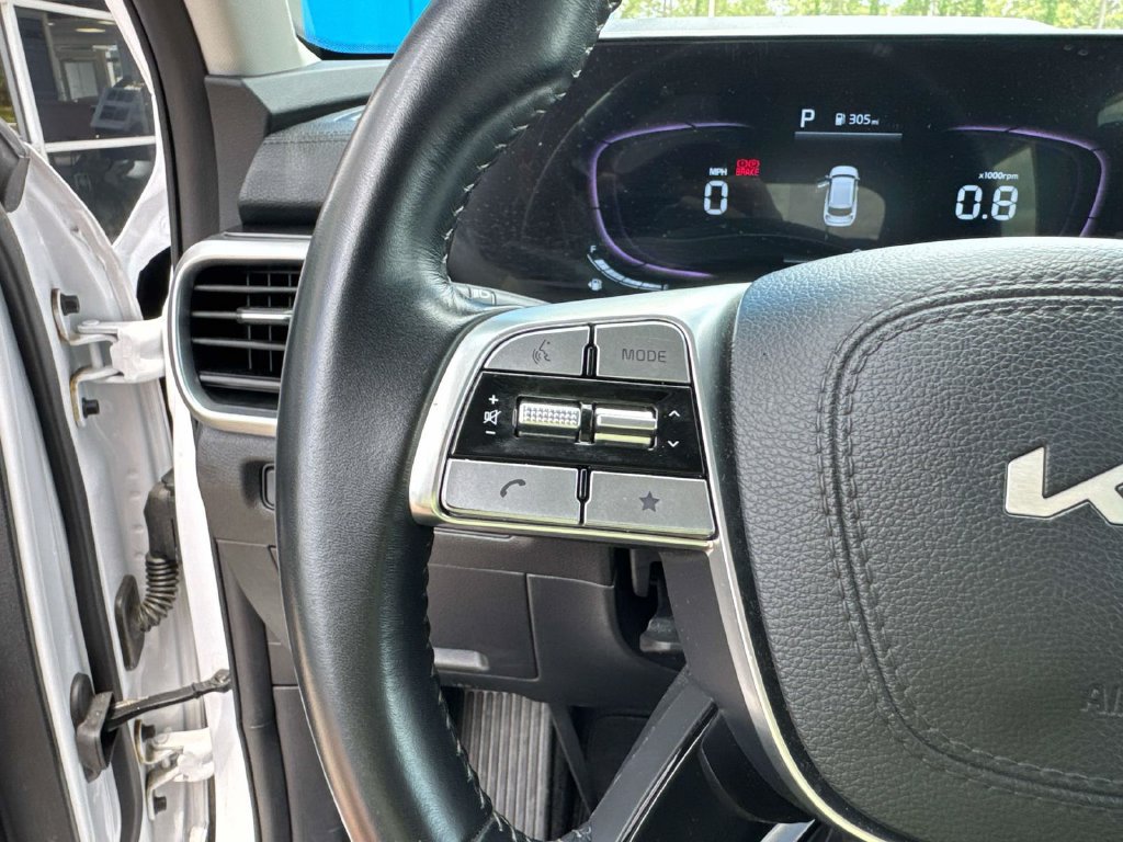 Used 2025 Kia Telluride S FWD image 28