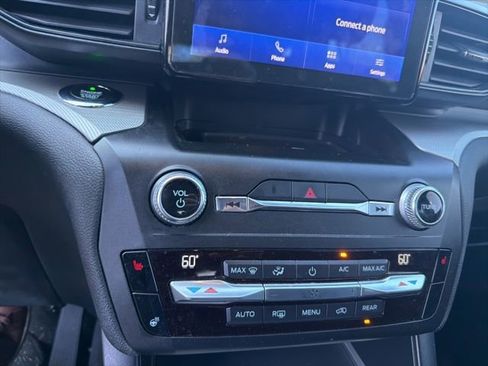 Used 2020 Ford Explorer XLT w/ Comfort Package image 26