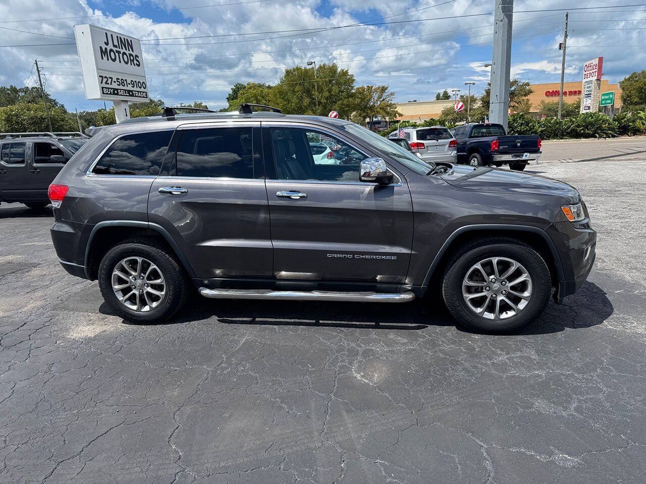 Used 2015 Jeep Grand Cherokee Limited w/ Trailer Tow Group IV AWD/4WD image 9