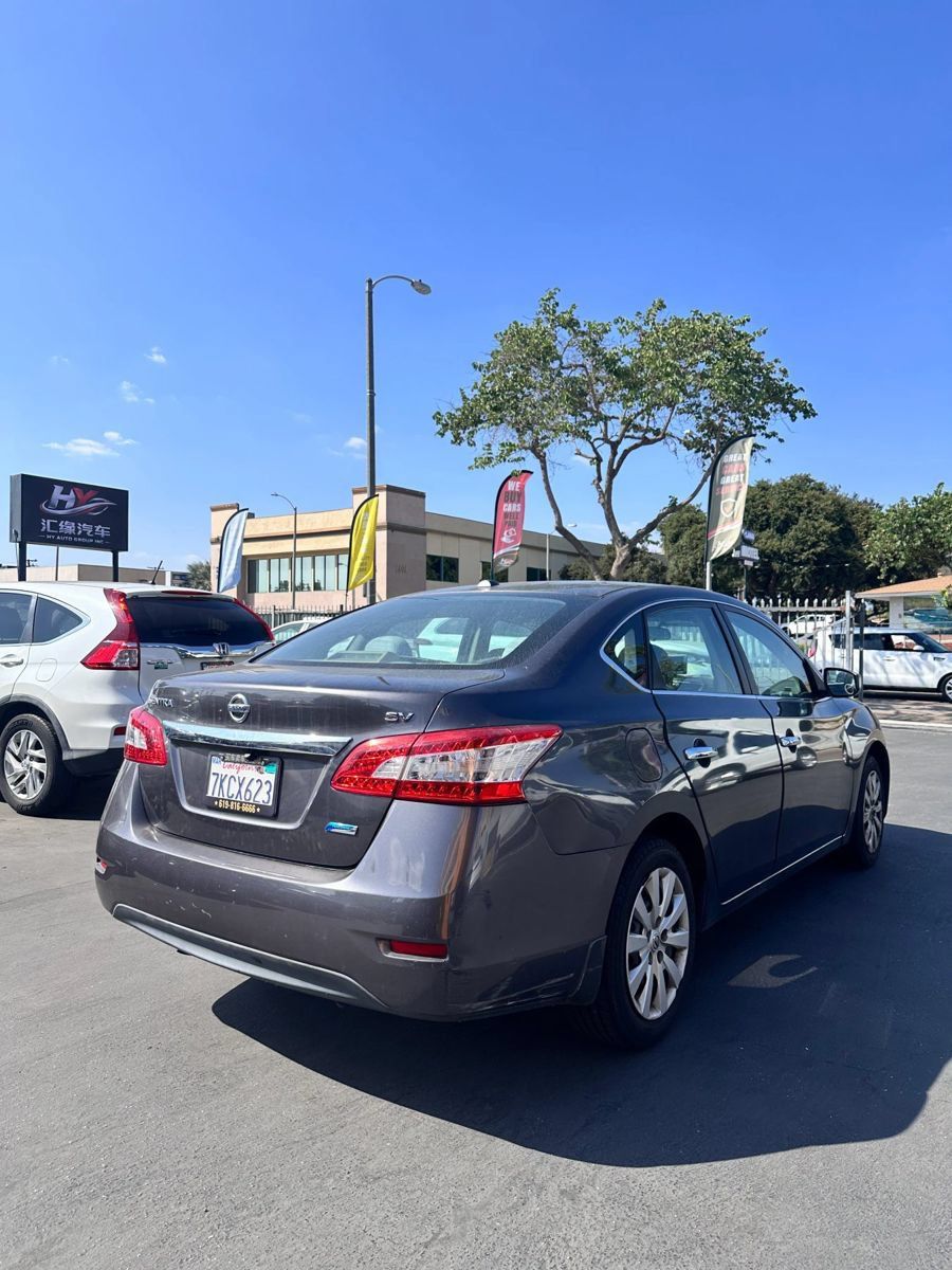 Used 2014 Nissan Sentra SV w/ SV Driver Package FWD image 4