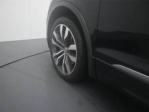 Used 2021 Volkswagen Tiguan SEL Premium R-Line image 12
