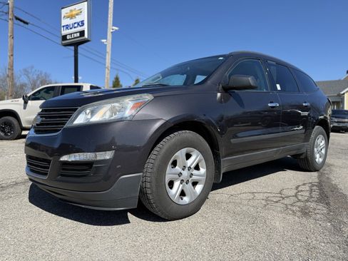 Used 2016 Chevrolet Traverse LS image 2