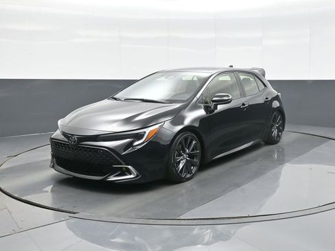 Used 2023 Toyota Corolla XSE image 3