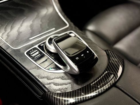 Used 2018 Mercedes-Benz GLC 300 4MATIC image 23