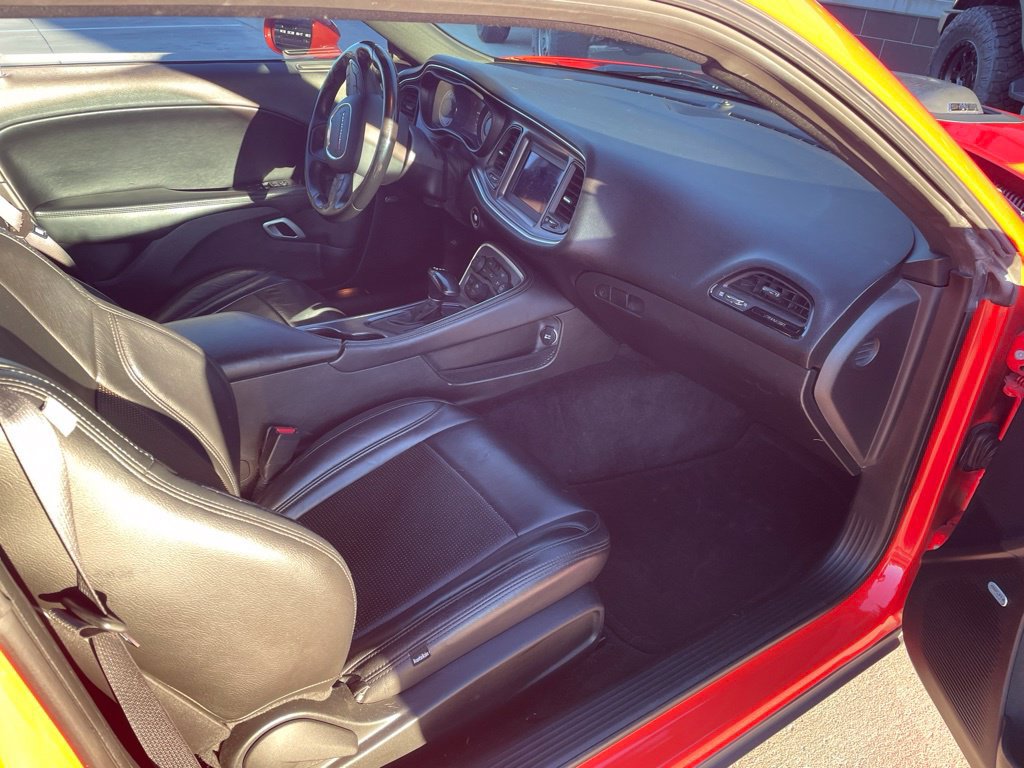Used 2018 Dodge Challenger R/T RWD image 9