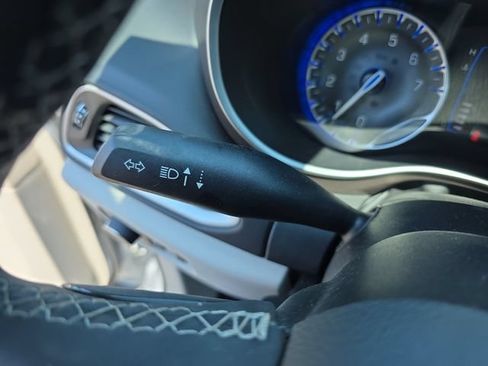 Used 2023 Chrysler Voyager LX FWD image 20