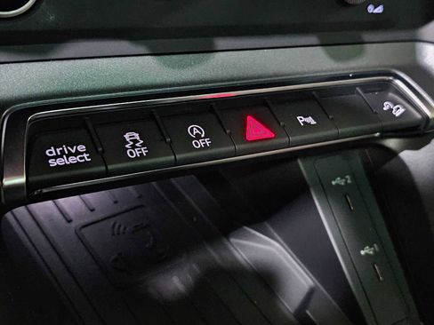 Certified 2025 Audi Q3 2.0T Premium w/ Convenience Package image 32