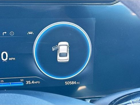 Used 2024 Hyundai Elantra SEL image 12