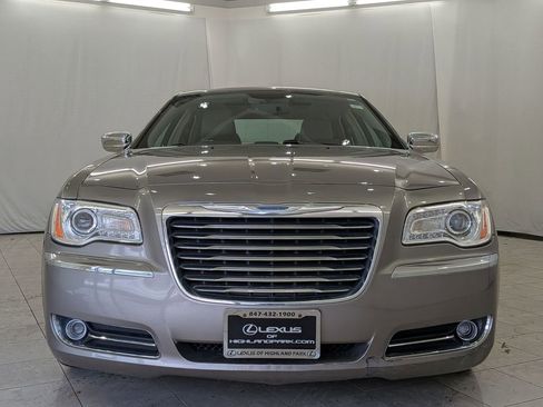 Used 2014 Chrysler 300 C image 3