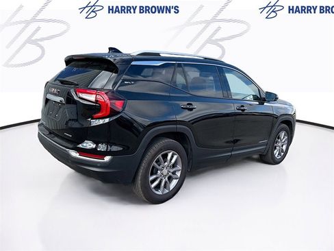 Used 2024 GMC Terrain SLT w/ Infotainment Package II image 2