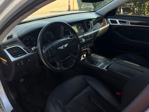 Used 2016 Hyundai Genesis 3.8 image 13