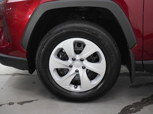 Used 2024 Toyota RAV4 LE AWD/4WD image 27