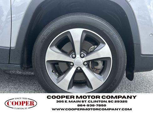 Used 2021 Jeep Cherokee Limited image 13