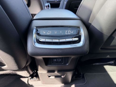 Used 2023 Cadillac XT6 AWD image 19