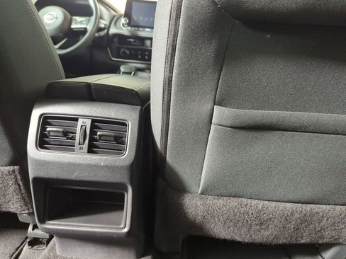 Used 2021 Nissan Rogue S image 30