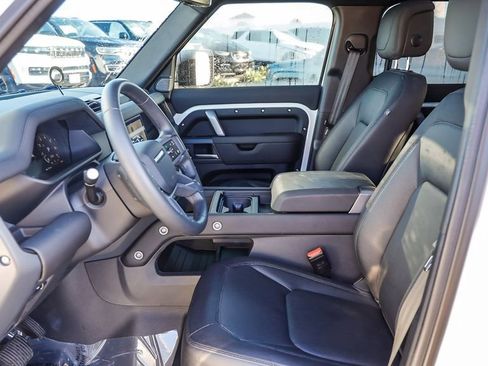 Used 2024 Land Rover Defender 110 X-Dynamic SE image 19