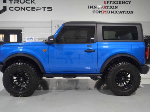 Used 2021 Ford Bronco Badlands image 4