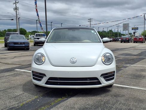 Used 2019 Volkswagen Beetle 2.0T SE FWD image 2