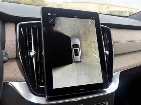 New 2026 Volvo XC90 T8 Plus w/ Protection Package Premier image 16