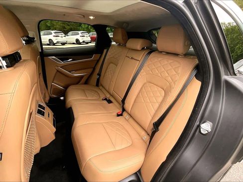 Used 2023 Jaguar F-PACE S AWD/4WD image 21