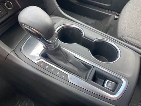 Used 2024 Chevrolet Equinox LT image 23