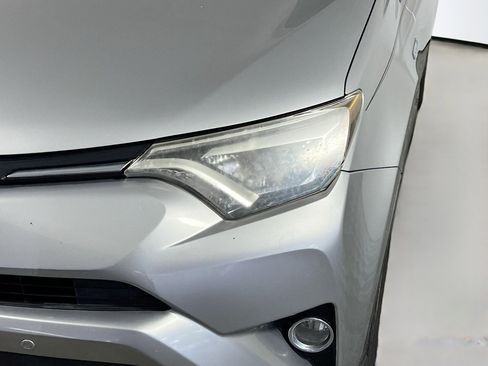 Used 2017 Toyota RAV4 Limited AWD/4WD image 12