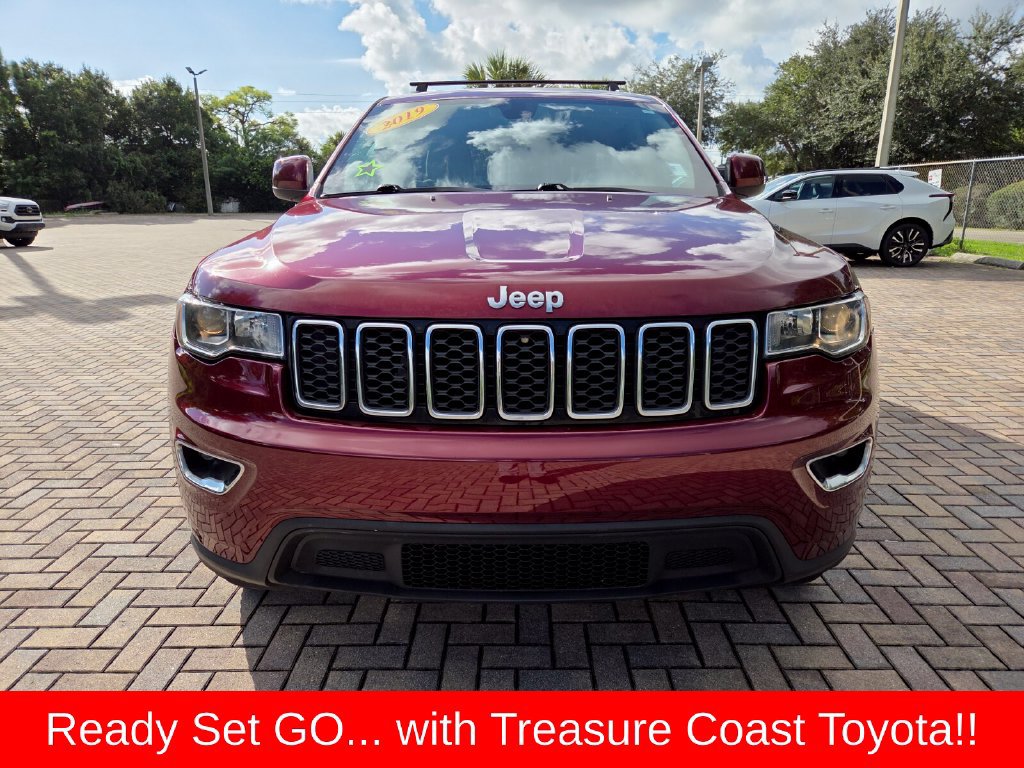 Used 2019 Jeep Grand Cherokee Laredo w/ 18" Wheel & 8.4" Radio Group AWD/4WD image 3