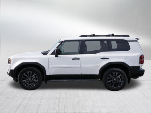 Used 2025 Toyota Land Cruiser image 4