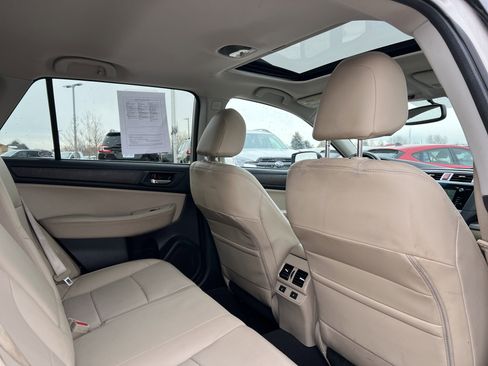 Used 2016 Subaru Outback 3.6R Limited image 19