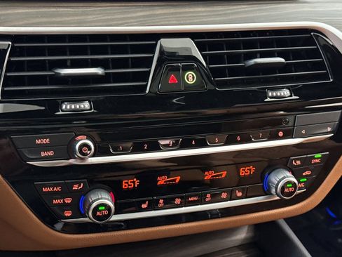 Certified 2023 BMW 530i w/ Convenience Package image 26