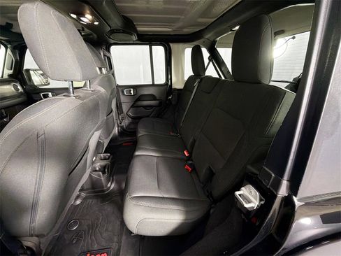 Used 2021 Jeep Wrangler Unlimited Sahara image 23