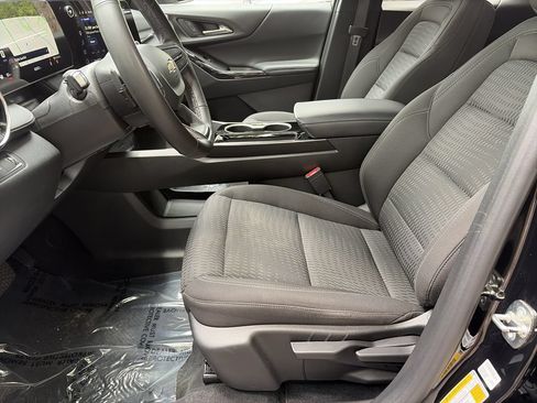 Used 2025 Chevrolet Equinox LT FWD image 9