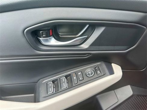 New 2025 Honda Accord SE image 18