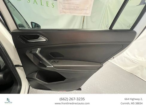Used 2018 Volkswagen Tiguan SE w/ Panoramic Sunroof Package FWD image 17