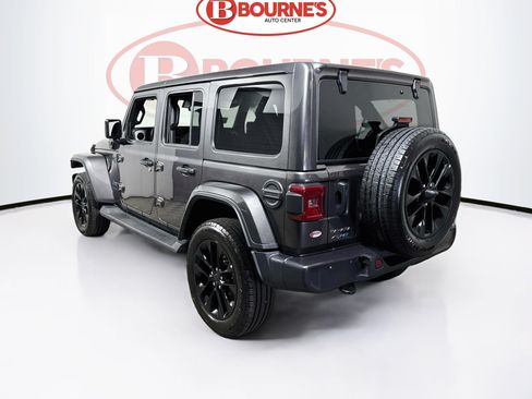 Used 2025 Jeep Wrangler Unlimited Sahara AWD/4WD image 7