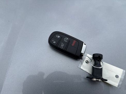 Used 2019 Jeep Grand Cherokee Limited AWD/4WD image 28