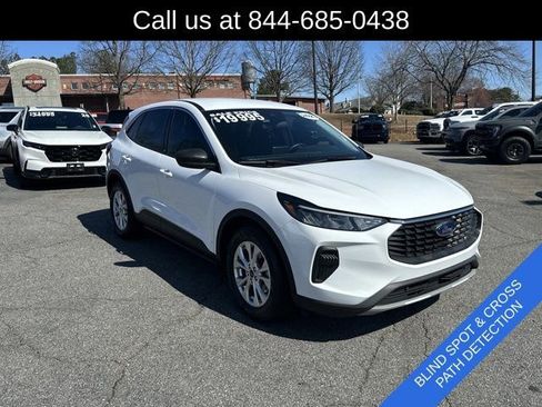Used 2023 Ford Escape Active image 3