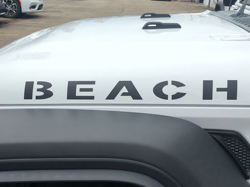 Used 2022 Jeep Wrangler Unlimited Sport w/ Xtreme Recon 35" Tire Package image 19