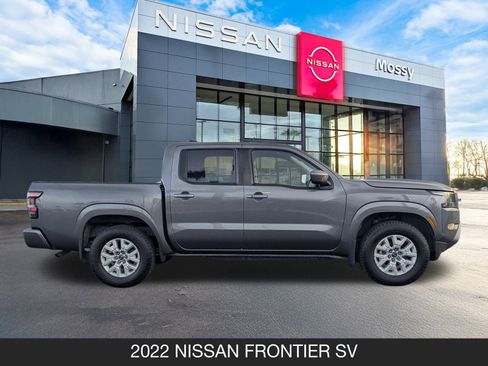 Used 2022 Nissan Frontier SV image 6