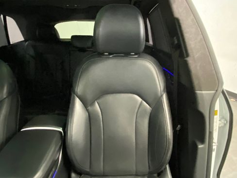 Used 2019 Audi Q8 Prestige AWD/4WD image 22