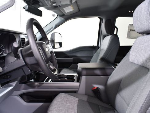 New 2025 Ford F550 4x4 Crew Cab Super Duty w/ XLT Value Package image 13
