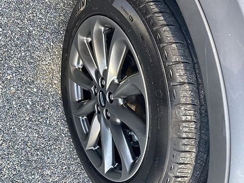 Certified 2022 Lincoln Corsair AWD w/ Premium Package image 11