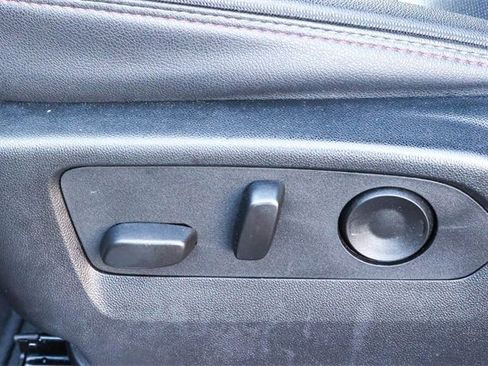 Used 2025 Chevrolet Suburban RST image 22