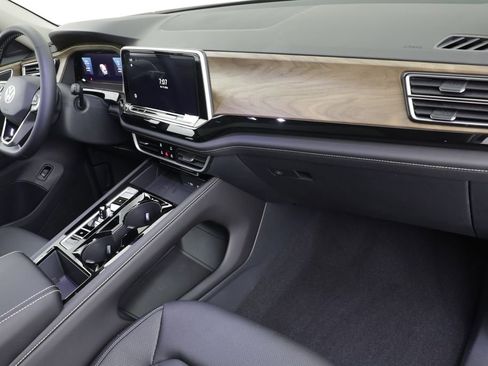 New 2026 Volkswagen Atlas SE image 21