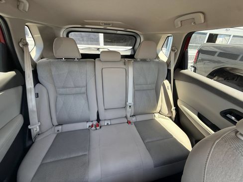 Used 2025 Nissan Rogue SV AWD/4WD image 40