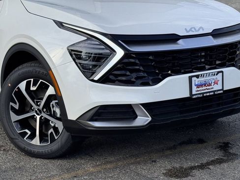 New 2025 Kia Sportage EX image 3